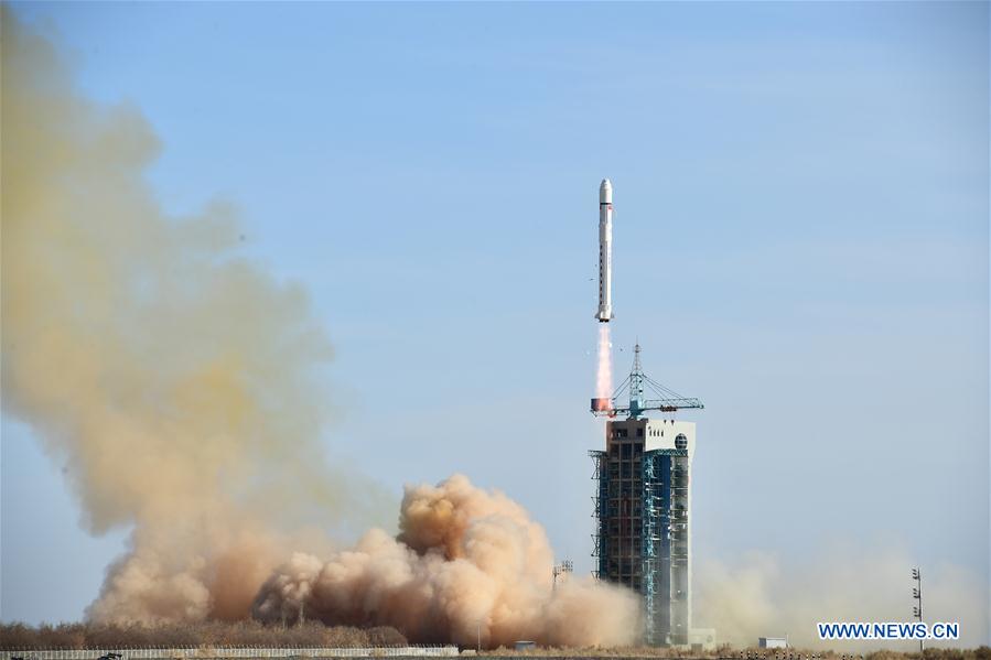 Çin uzaya deprem izleme uydusu gönderdi