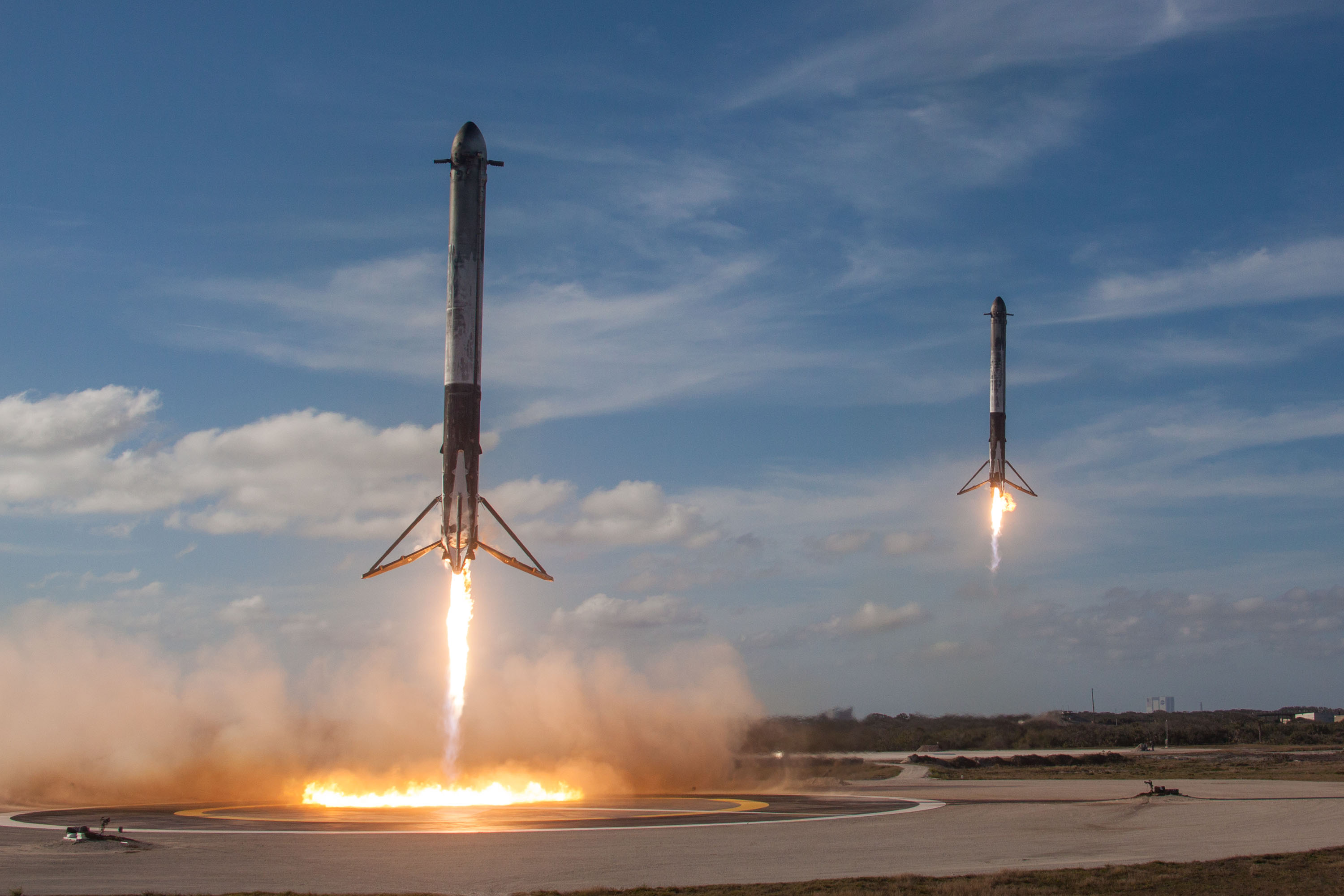 SpaceX'in Falcon Heavy uçuşuna bir de bu muhteşem fotoğraflarla bakın