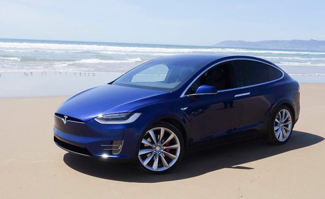 Musk: Model Y'nin üretim planı 3 ila 6 ay içerisinde açıklanacak