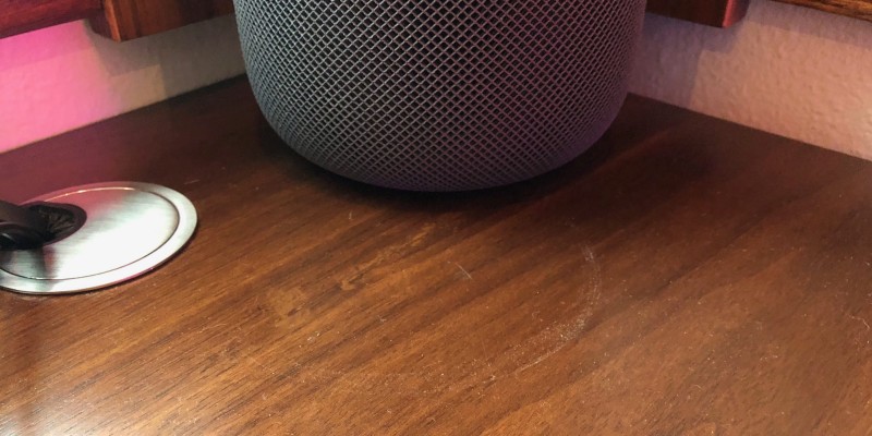 Apple'ın akıllı hoparlörü HomePod ahşap yüzeylerde leke bırakıyor