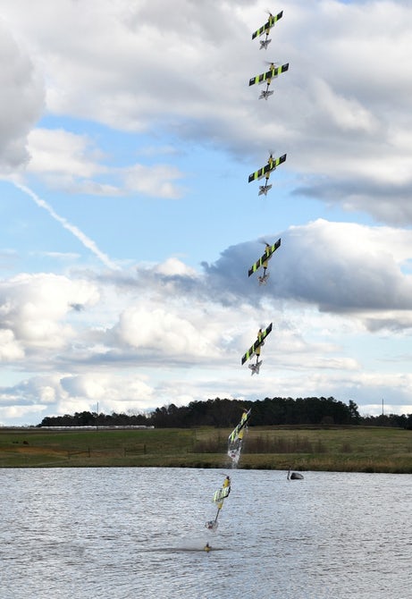 EagleRay: Hem havada hem suda gidebilen drone