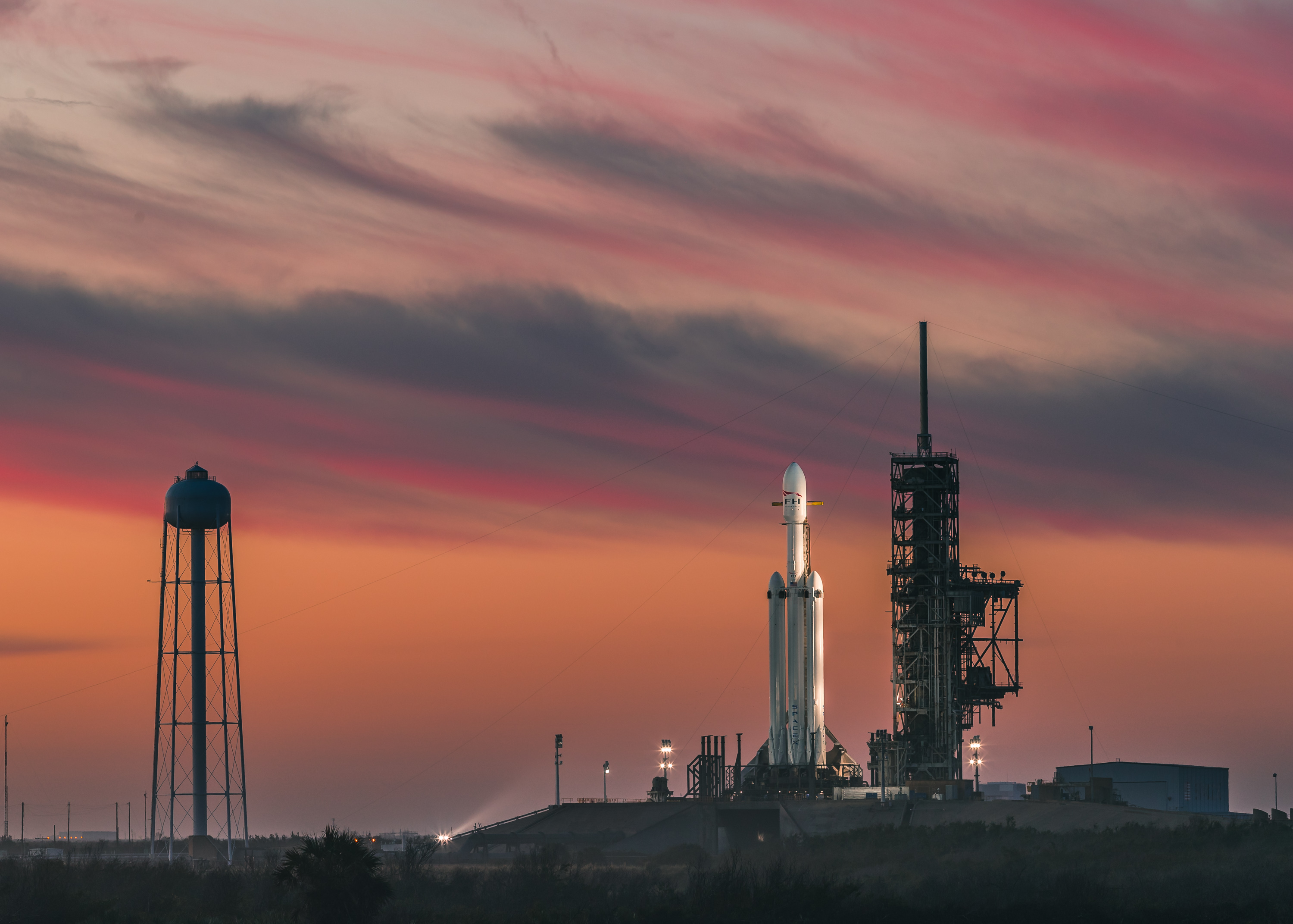 SpaceX, yüksek hızlı internet uydularını yarın fırlatıyor
