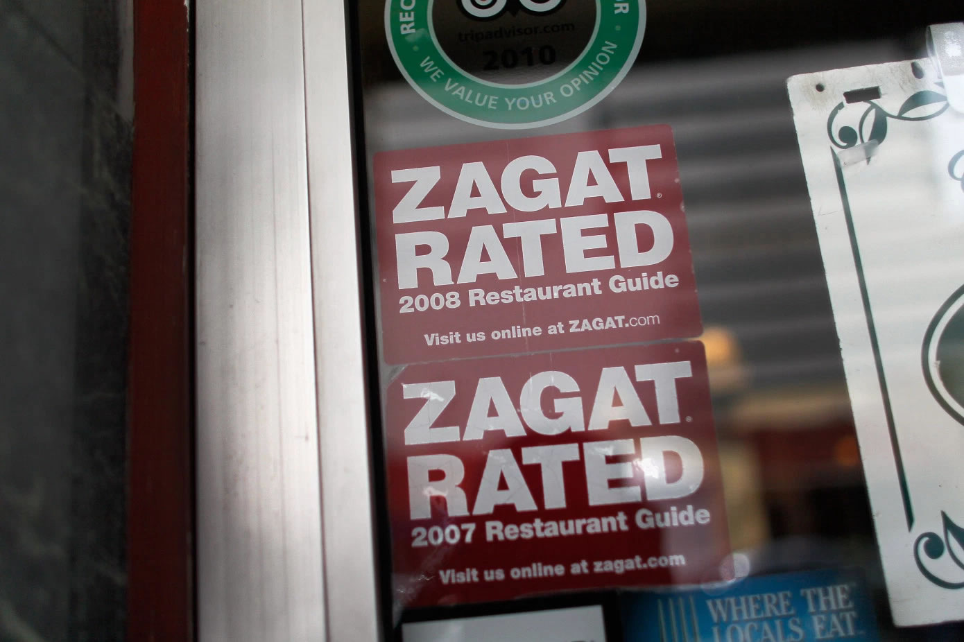 Google 2011 yılında 151 milyon dolara aldığı restoran inceleme rehberi Zagat'ı satıyor