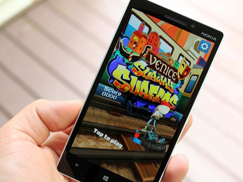 Windows 10 Mobile platformuna son darbe Subway Surfers'tan geldi