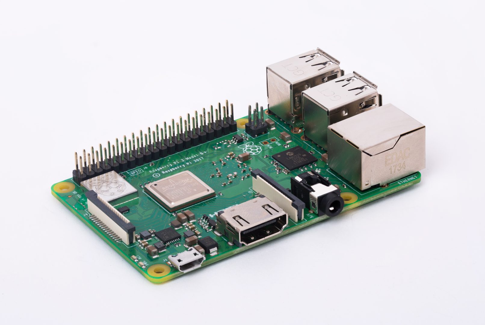 Raspberry Pi 3 Model B+ tanıtıldı: Daha hızlı CPU ve 5 GHz Wi-Fi