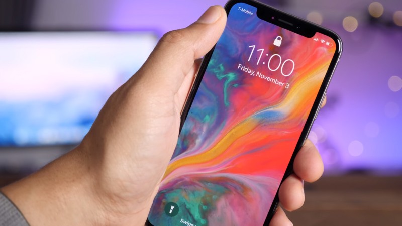 Apple, iPhone X reklamında yanlışlıkla iOS 11'deki bir hatayı ifşa etti