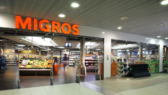 Belirli Migros mağazalarına elektronik atıklarını getirenler Money puan kazanıyor