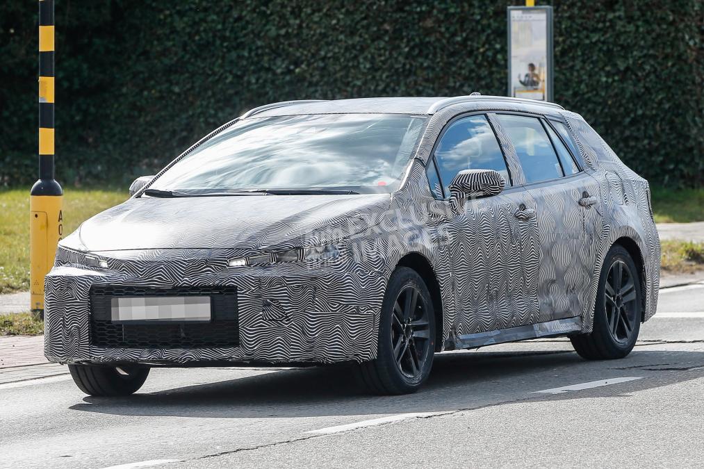 2019 Toyota Auris Touring Sports, kamuflajlı olarak görüntülendi