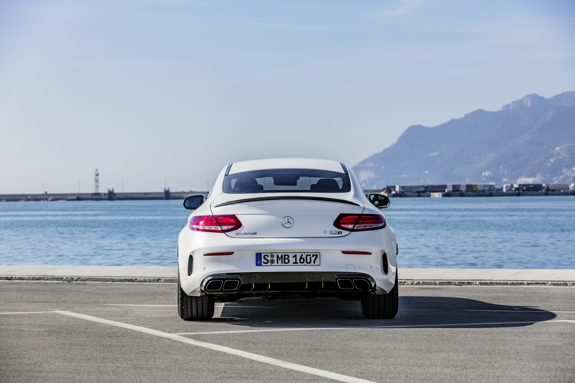 2019 Mercedes-AMG C63, yeni görünümü ve özellikleriyle New York'ta