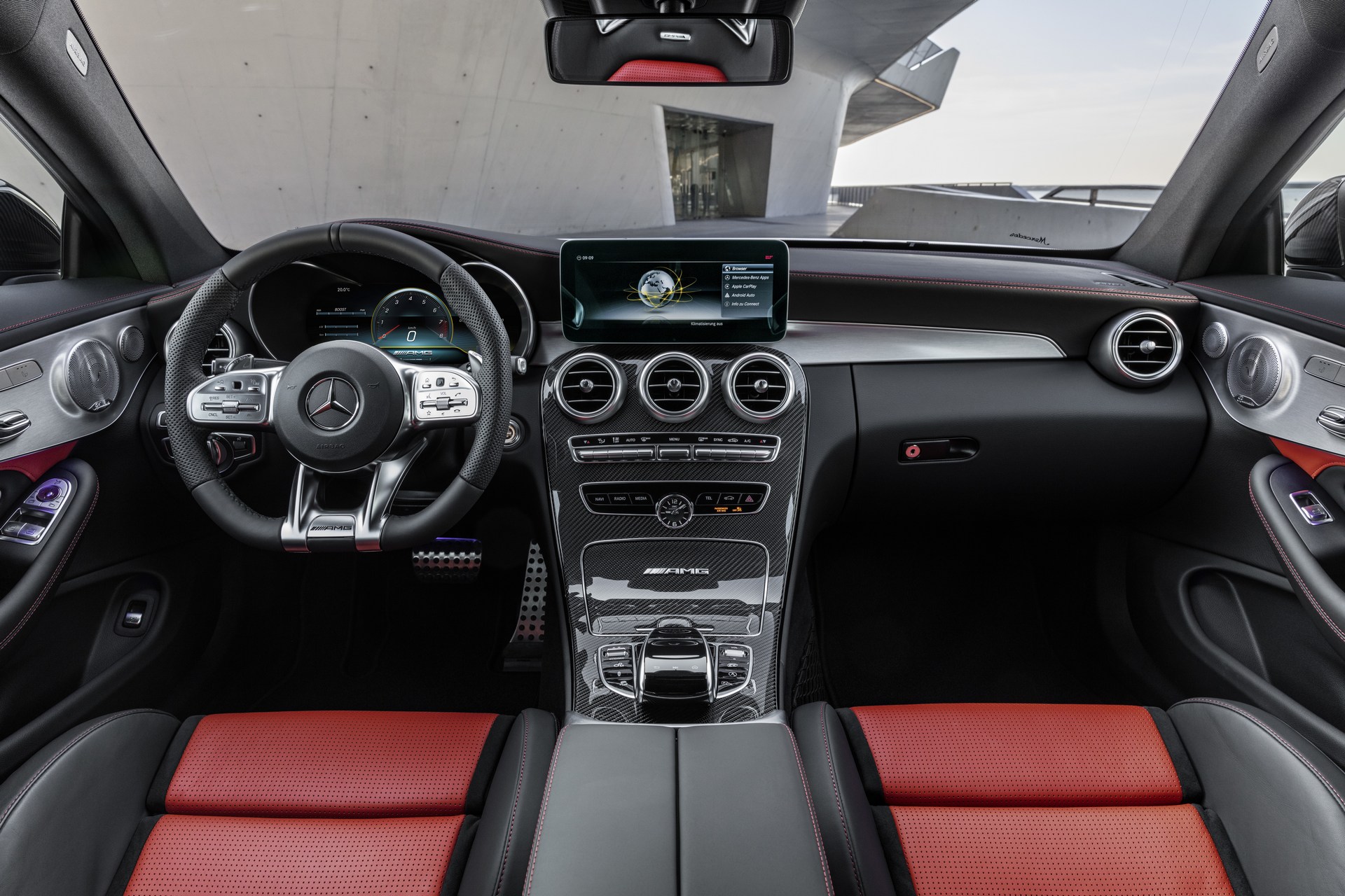 2019 Mercedes-AMG C63, yeni görünümü ve özellikleriyle New York'ta