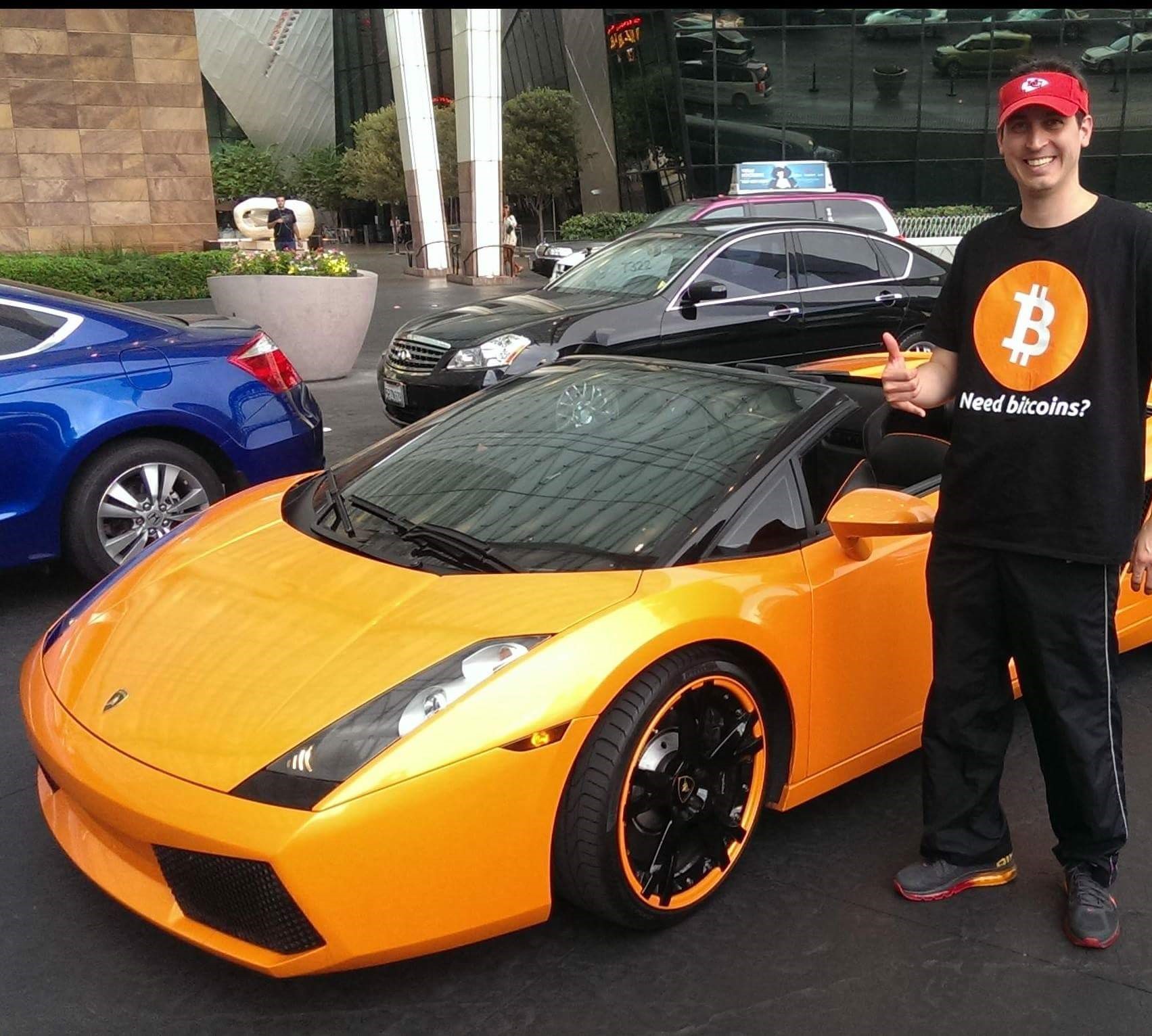 Bitcoin milyonerleri Lamborghini aldı, şirket satış rekoru kırdı