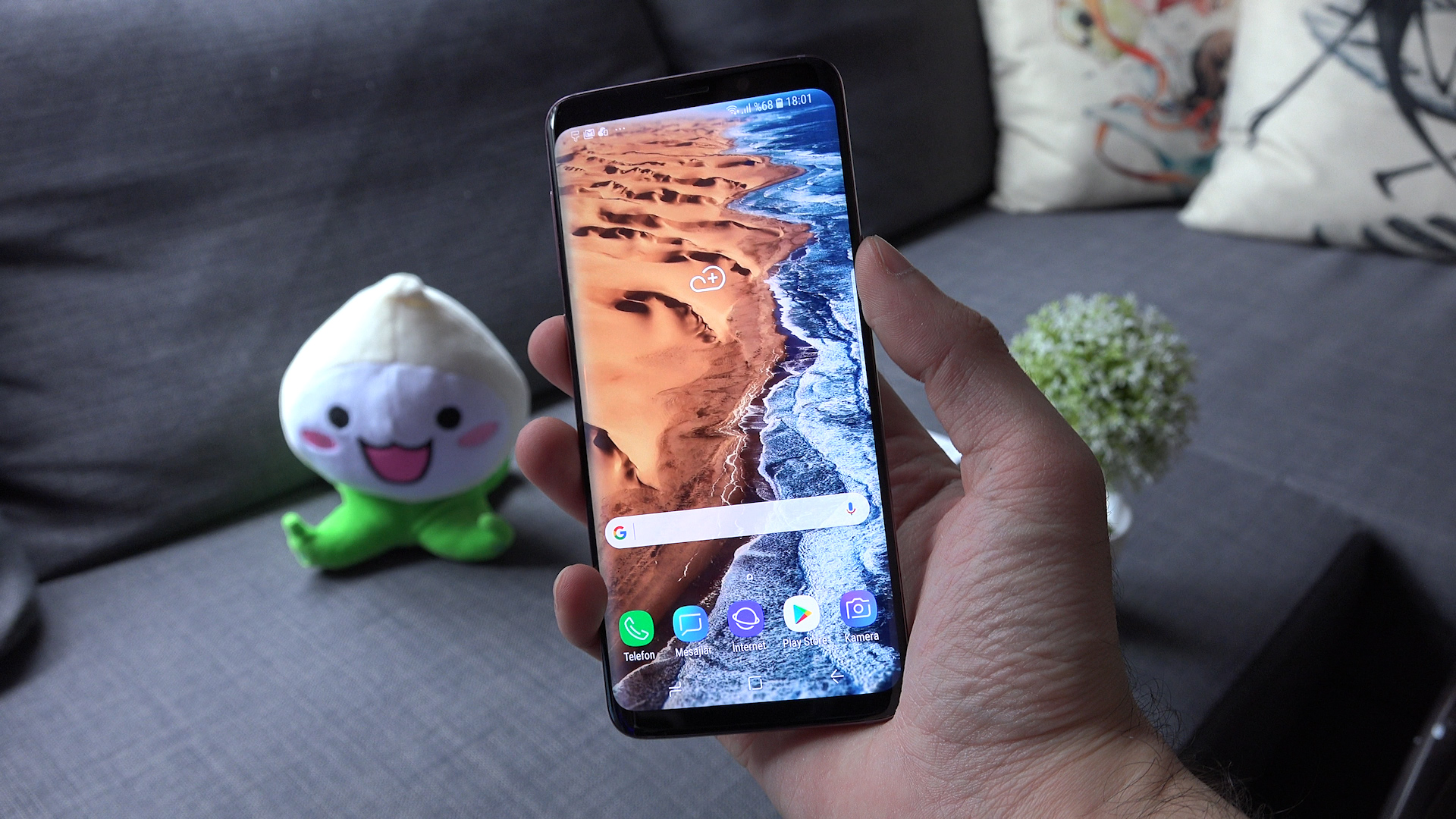 Samsung Galaxy S9 incelemesi 'Ele avuca sığıyor ama S9+ kadar iyi mi?'