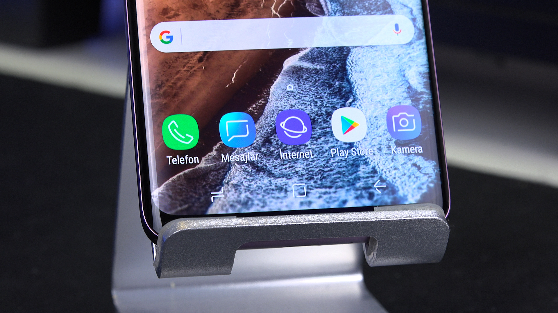 Samsung Galaxy S9 incelemesi 'Ele avuca sığıyor ama S9+ kadar iyi mi?'