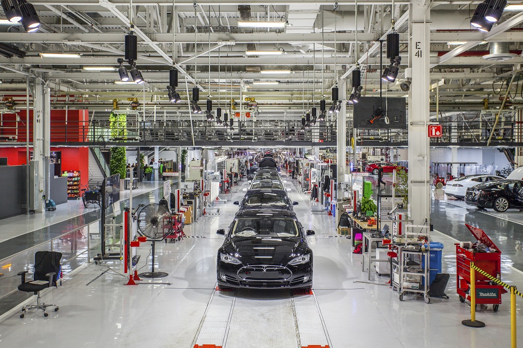 Tesla, Model 3 üretimi için artık 7/24 çalışacak