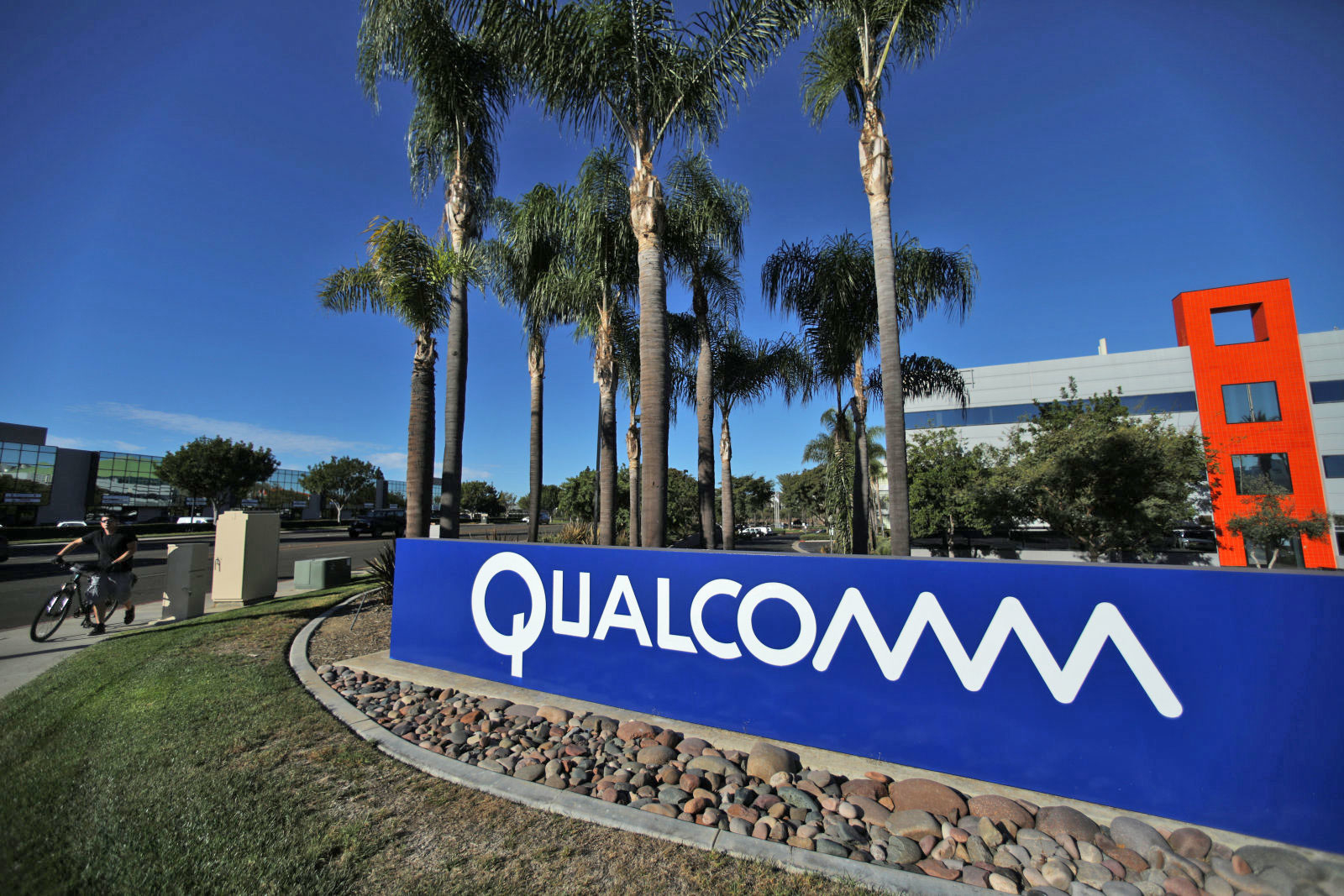 Qualcomm, 1 milyar dolar tasarruf etmek için 1.500 çalışanı işten çıkarıyor