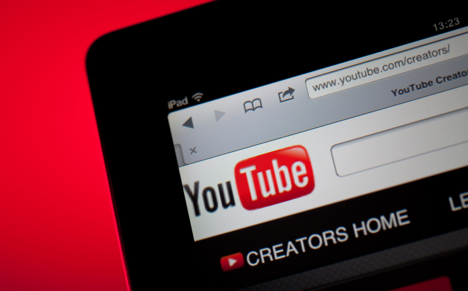 YouTube geçen yıl son çeyrekte 8.3 milyon videoyu kaldırdı