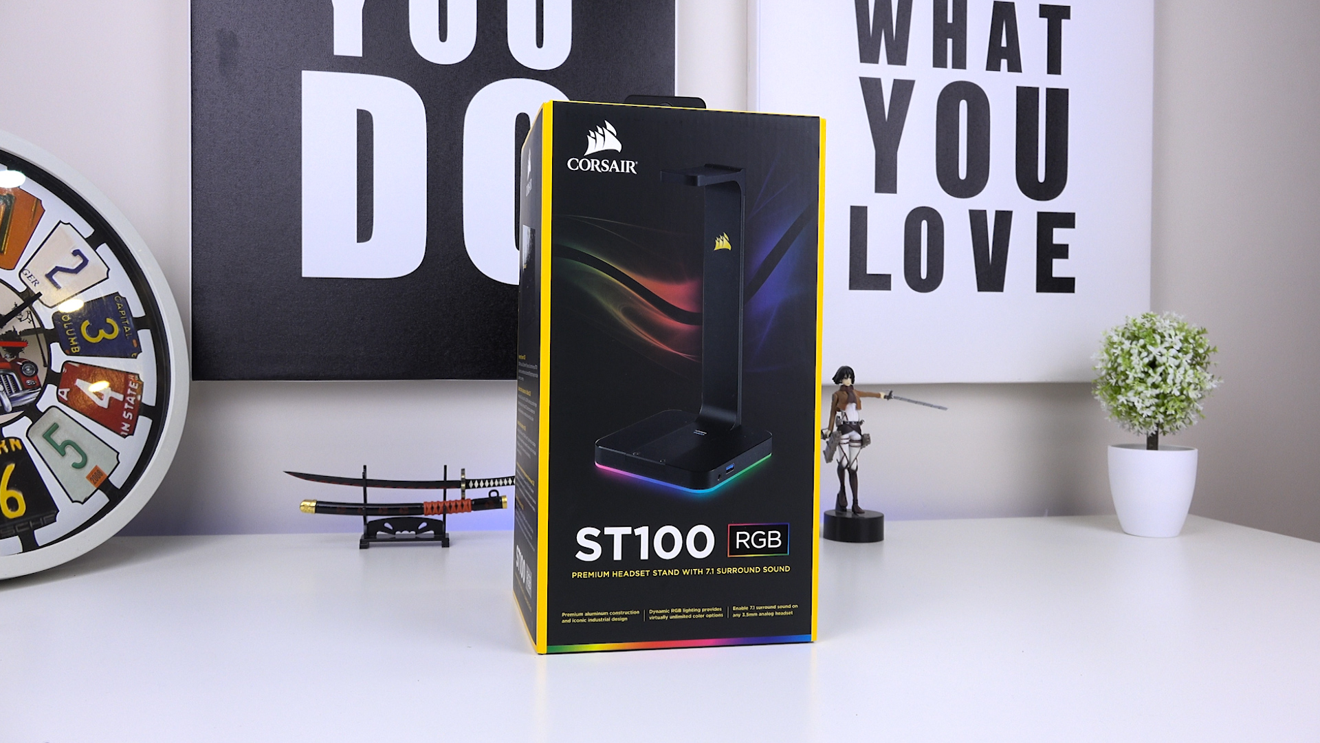 En iyisi, en pahalısı 'Corsair ST100 RGB Premium' kulaklık standı!