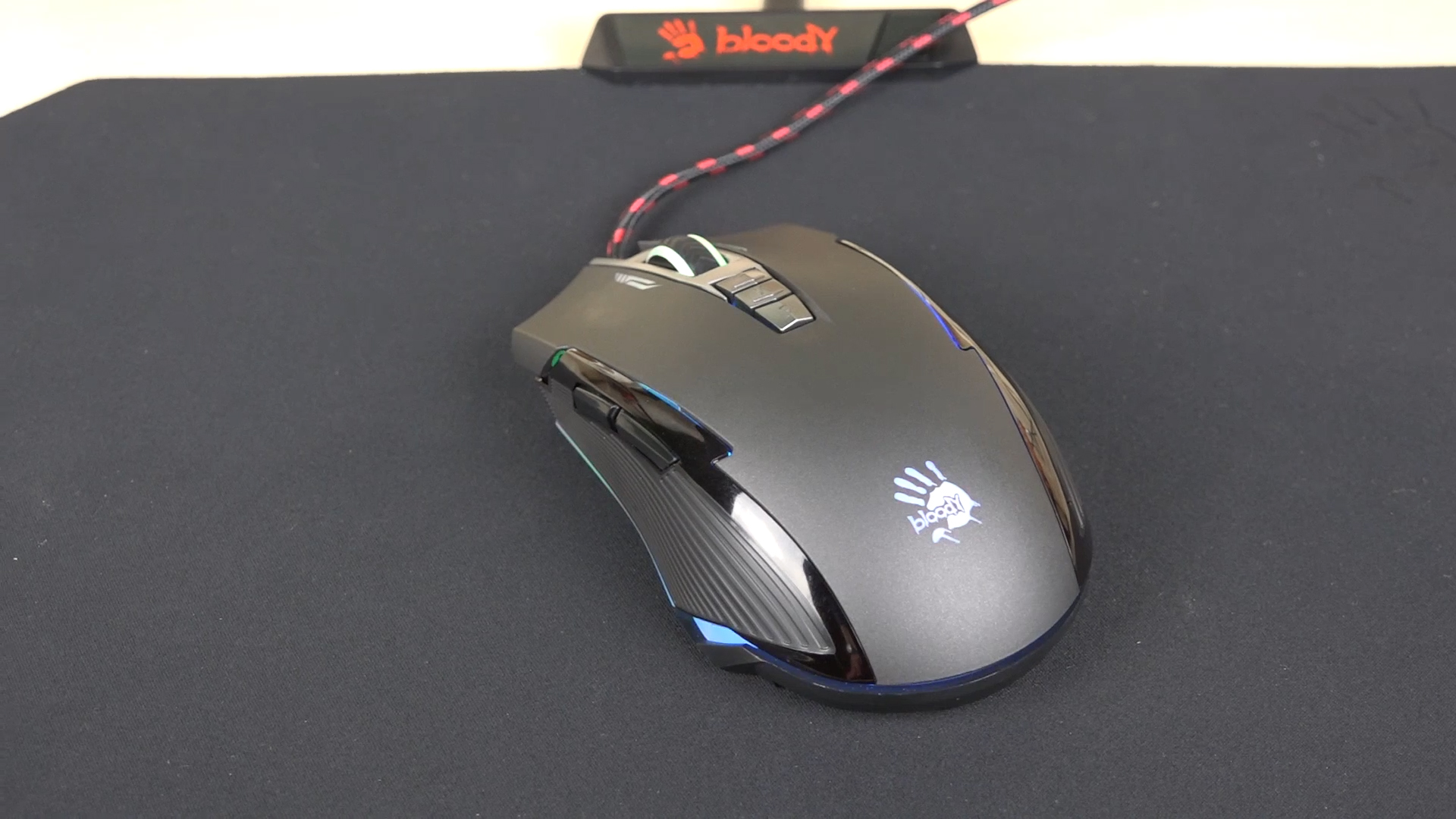 Bloody P93 Gaming Mouse ve MP-60R Mousepad Test Masamızda