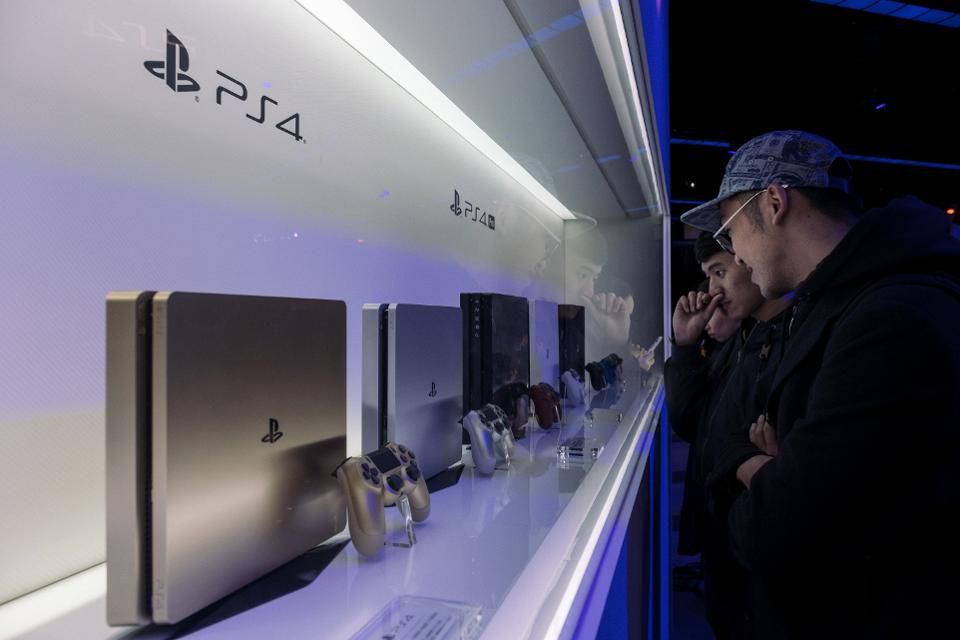 Sony'de yüzler gülüyor: Playstation 4 satışları 75 milyonu geçti