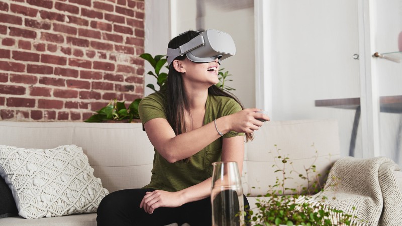 Oculus Go sanal gerçeklik başlığı 199 dolar fiyatla satışa sunuldu