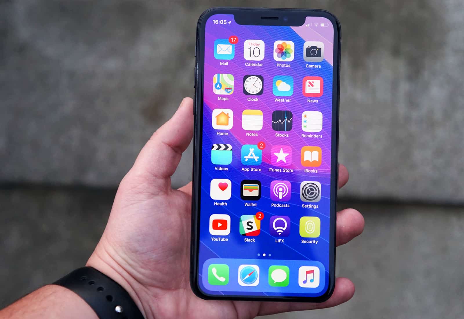 Apple'dan geliştiricilere uyarı: Uygulamalar Temmuz ayına kadar çentikli iPhone X'u desteklemeli