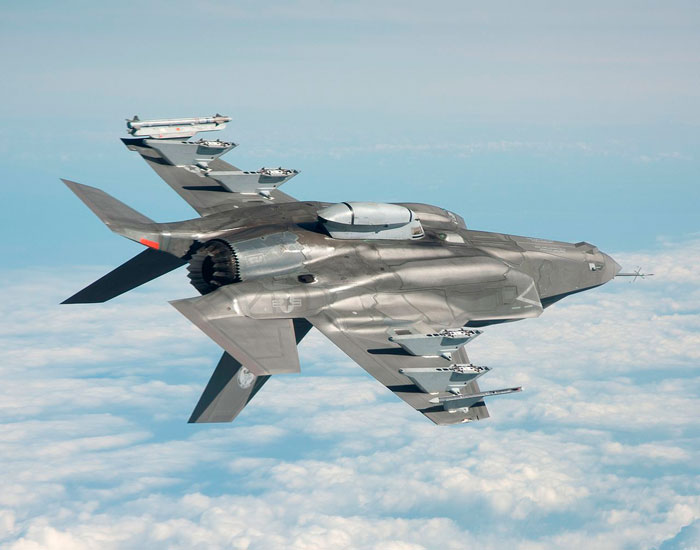 Türkiye'ye gelecek F-35 savaş uçağı ilk kez havalandı