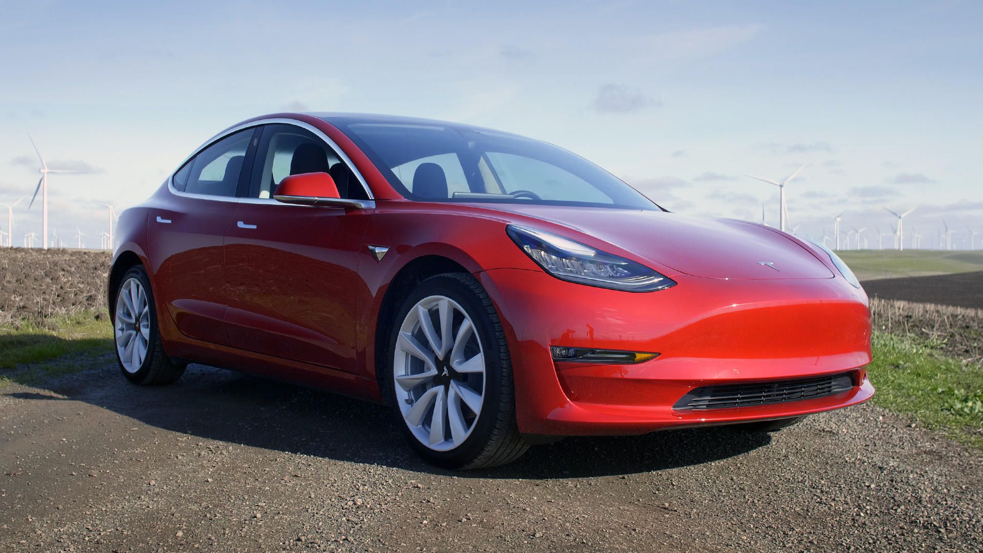 Elon Musk, çift motorlu Tesla Model 3'ün bazı teknik detayları ve fiyatını açıkladı
