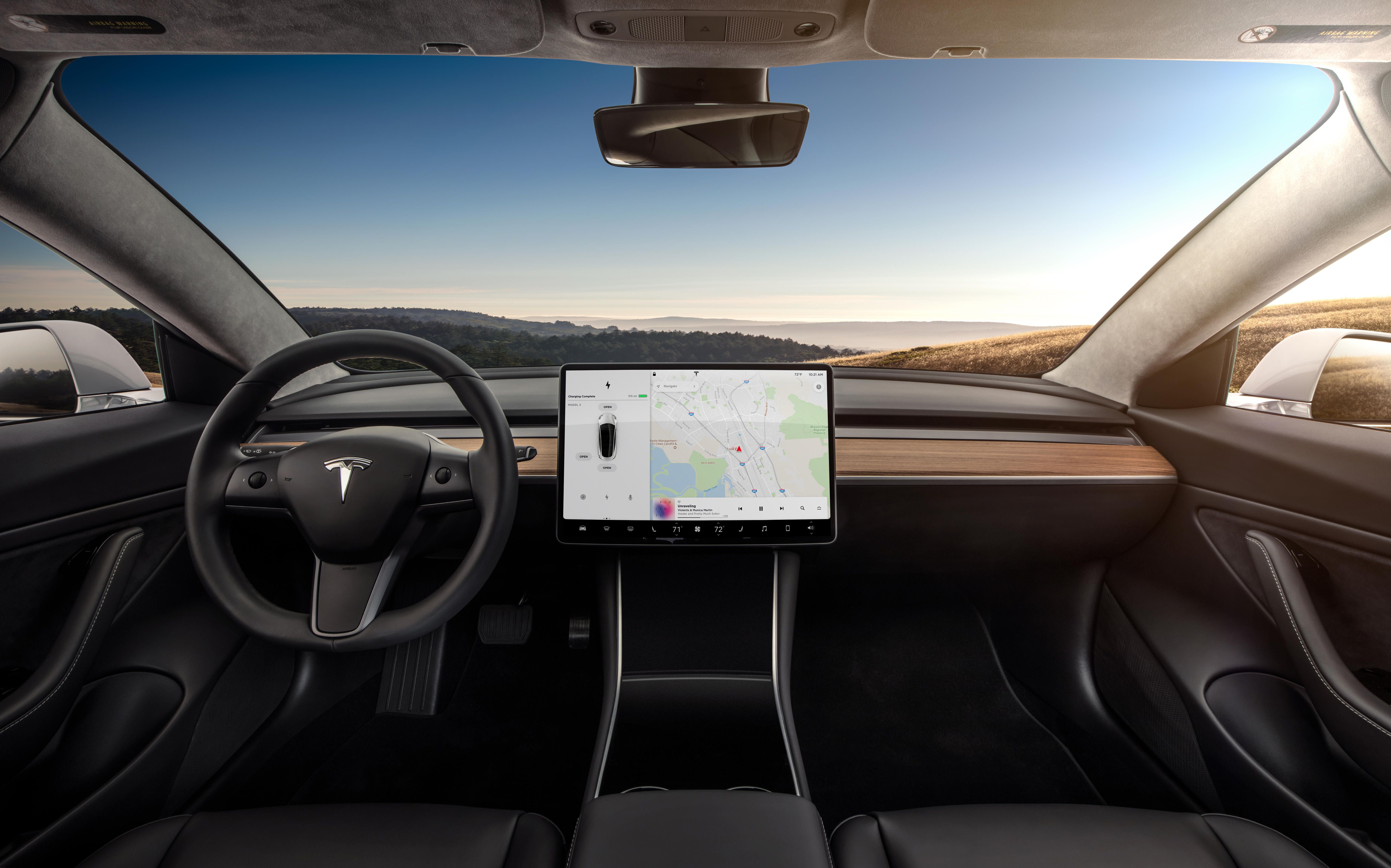 Elon Musk, çift motorlu Tesla Model 3'ün bazı teknik detayları ve fiyatını açıkladı