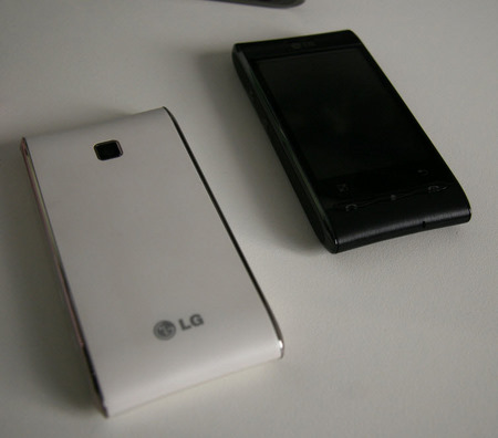 Android işletim sistemli LG GT540'ın yeni renk seçenekleri gün yüzüne çıktı