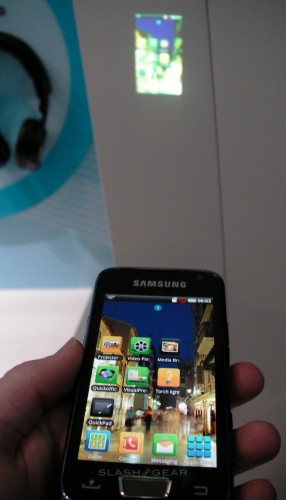 Samsung Beam I8520: Android işletim sistemli projeksiyonlu akıllı telefon