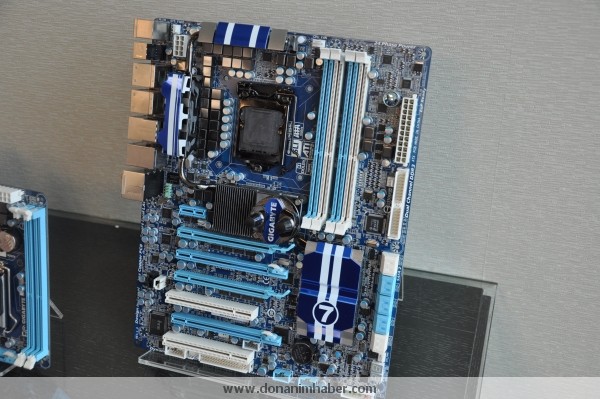 Computex 2010: Gigabyte'ın Sandy Bridge destekli P67A-UD9 modeli gün ışığına çıktı